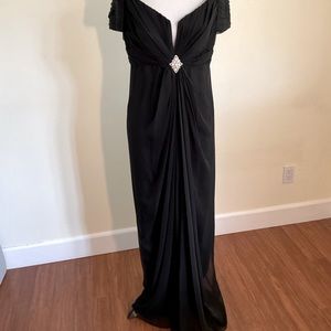 Womens Tadashi long formal gown